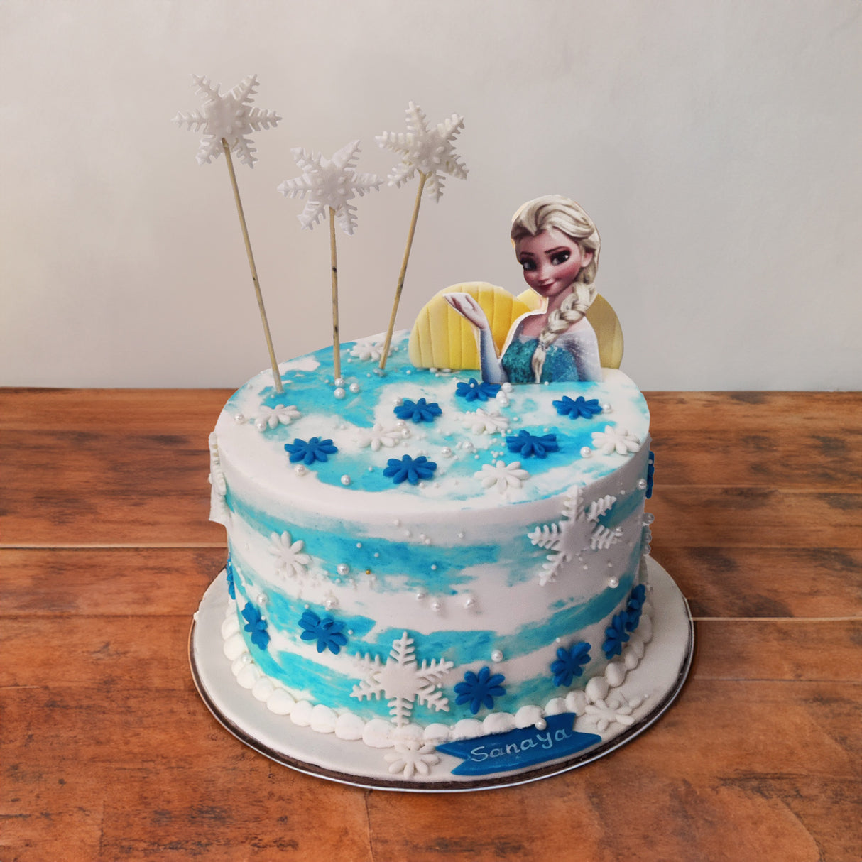 2D Elsa Theme Cake