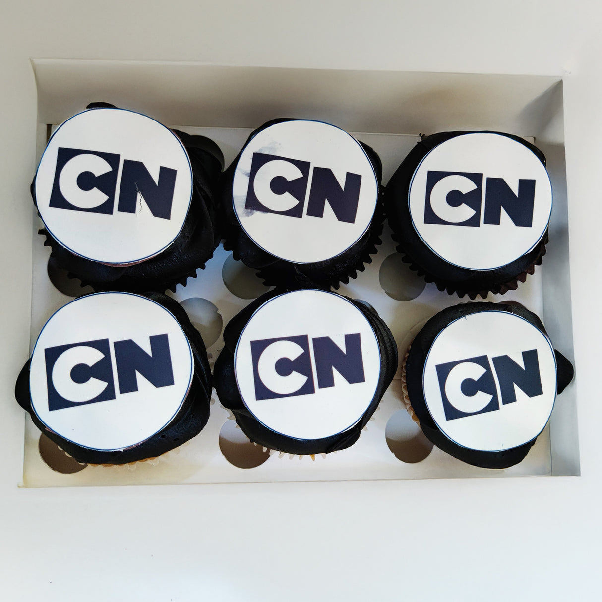 Cartoon Network Logo cupcakes