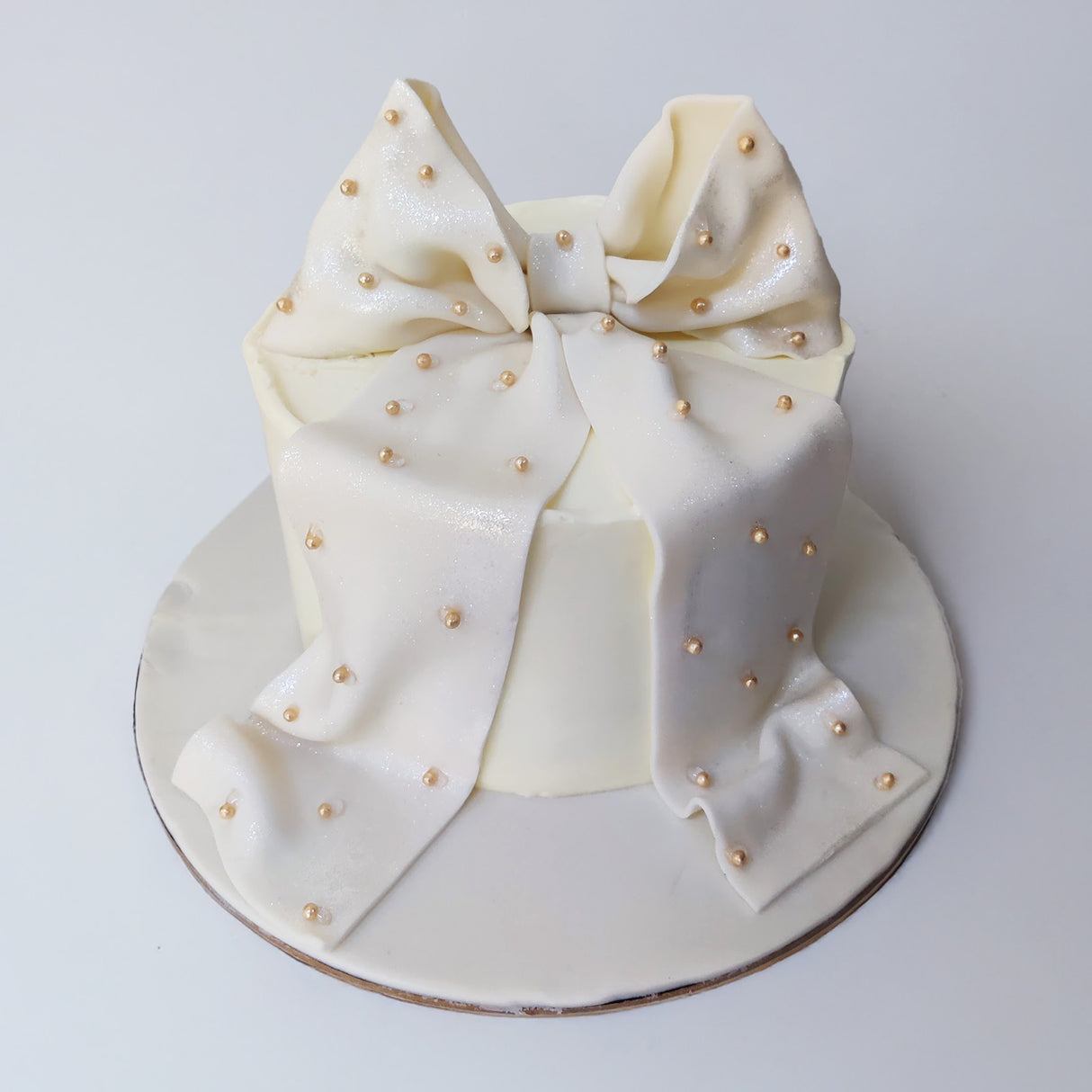 The Elegant Bow cake