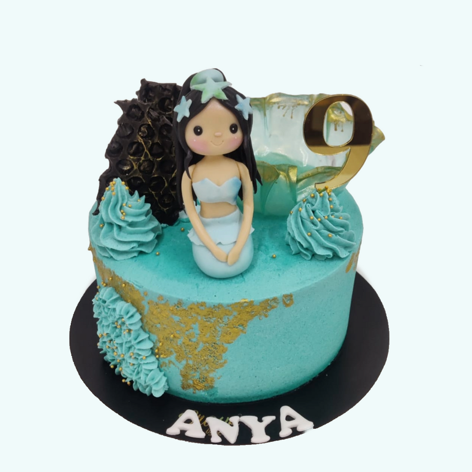 Spy girl cake :) | Mystery dinner party, Spy birthday parties, Spy party