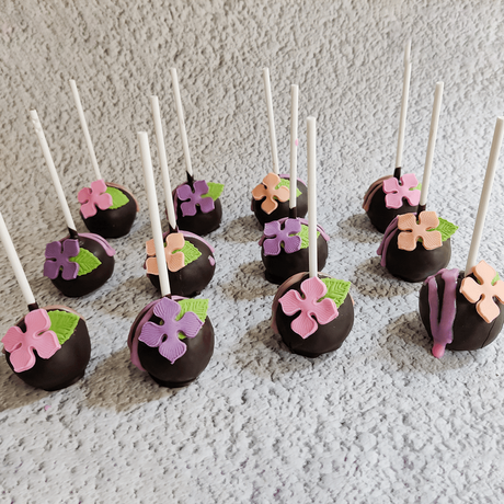 Floral Cake Pop - Crave by Leena