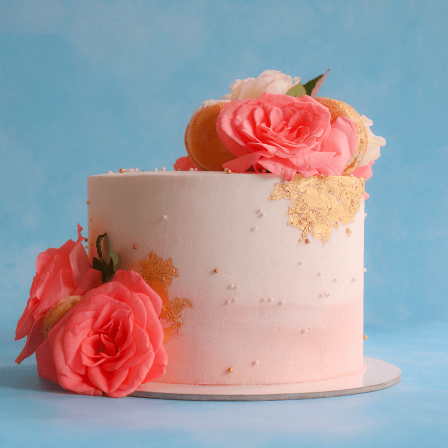 Absolutely breathtaking cake in the prettiest light peach colour with a  matching drip, fairy floss and a rose buds 😻💕📷 @dontte… | Cake art, Cake  decorating, Cake