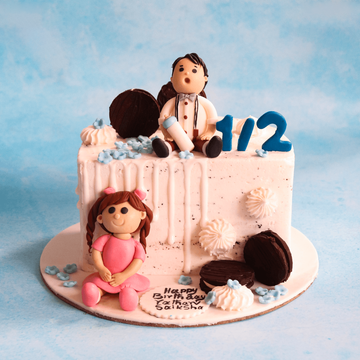 Twins cake hi-res stock photography and images - Alamy