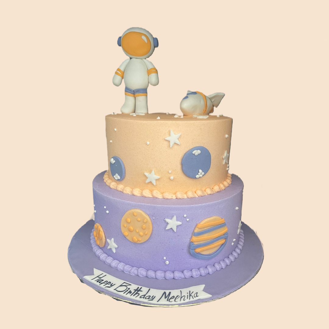 Astronaut Space Cake 🚀 - Decorated Cake by Hend - CakesDecor