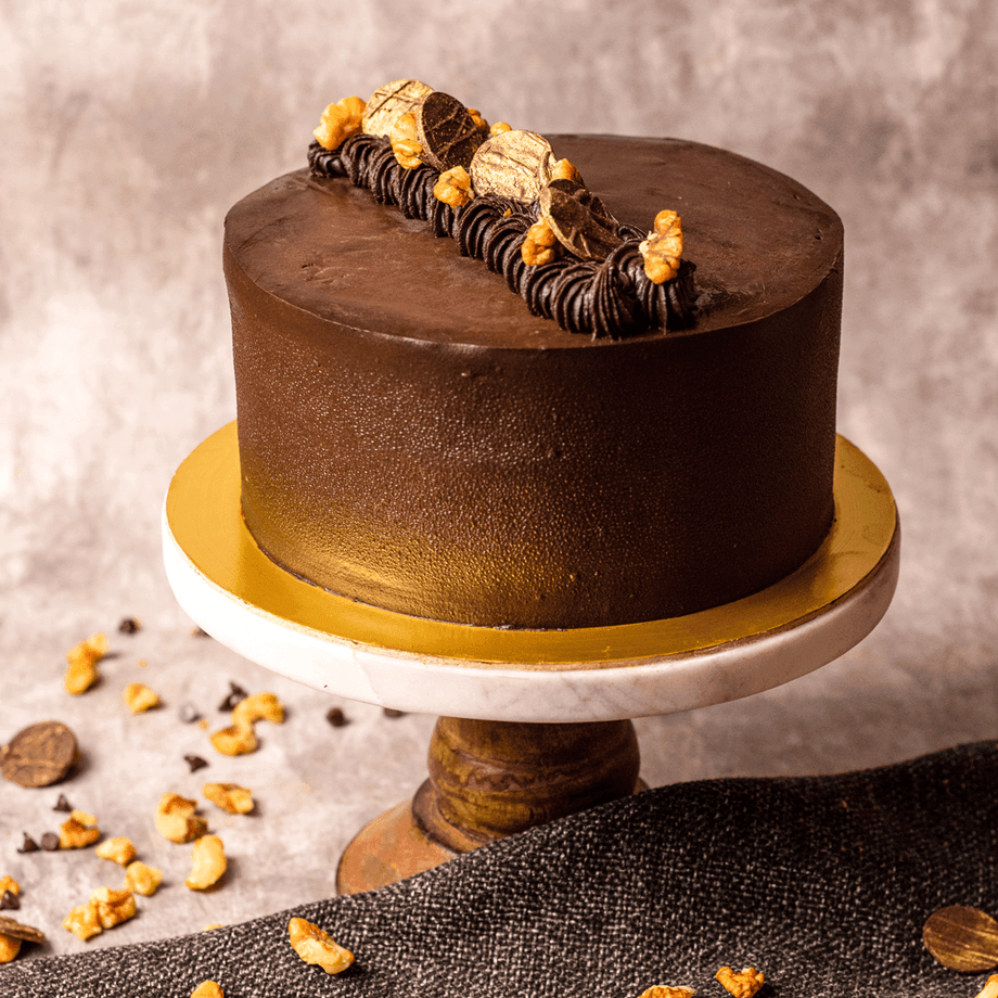 Chocolate Walnut Cake 1Kg - GiftBag.ae - Online Gift Delivery in Dubai
